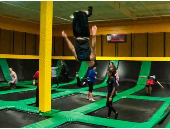 Rockin' Jump - Party for 5