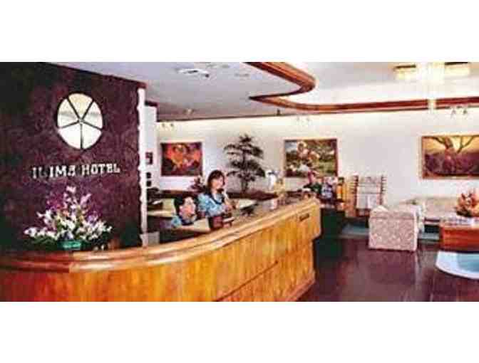 2 nights in a deluxe one bedroom suite in the heart of Waikiki