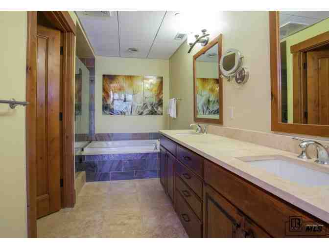 LIVE - Luxury Weekend in Steamboat on Main Street