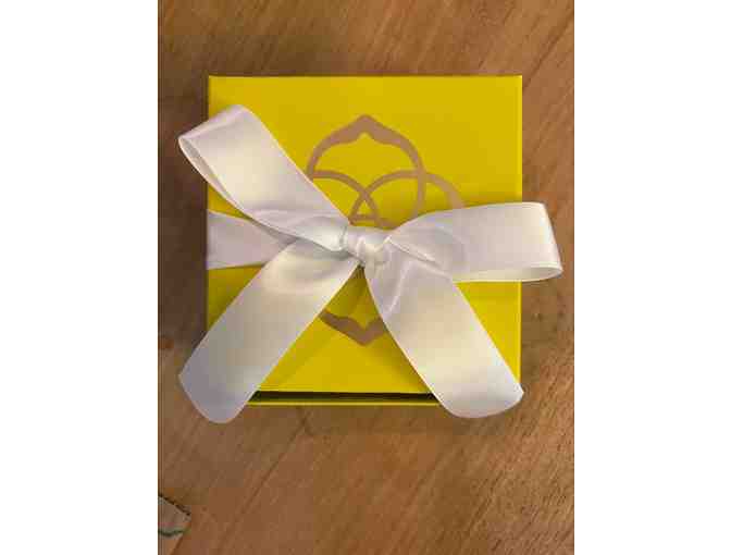 Kendra Scott Elisa Gold Pendant Necklace in Rose Quartz