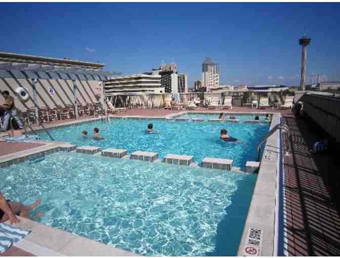 San Antonio, TX River Walk Resort Stay
