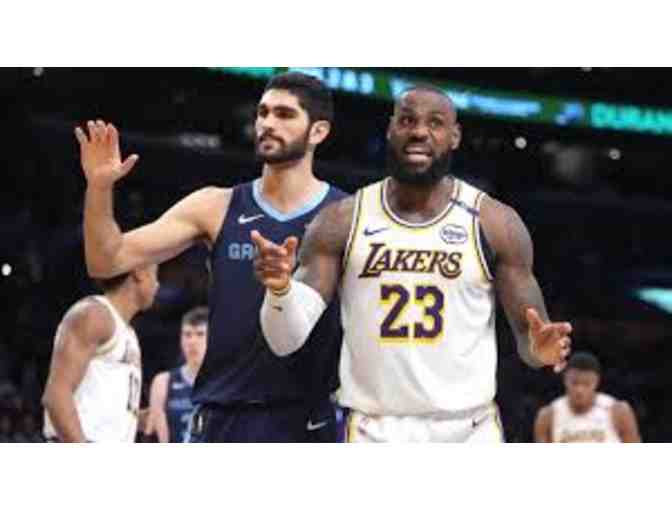 2 Amazing Lakers Tickets! - Photo 2