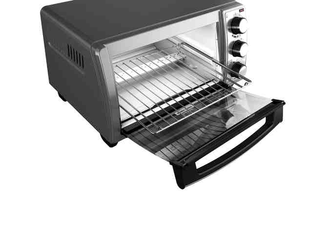 Sleek + Versatile Countertop Oven by Black + Decker