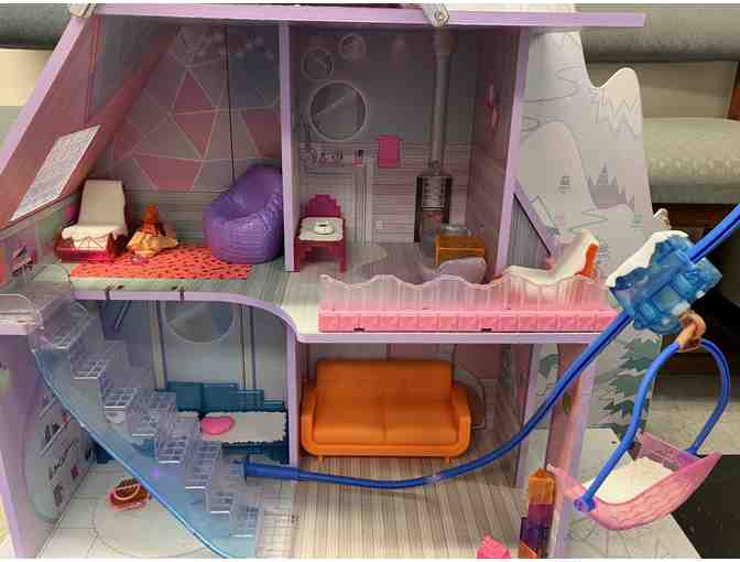L.O.L. Surprise! Pre-Owned Winter Disco Chalet Doll House