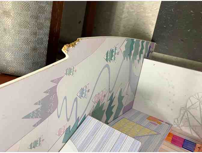 L.O.L. Surprise! Pre-Owned Winter Disco Chalet Doll House