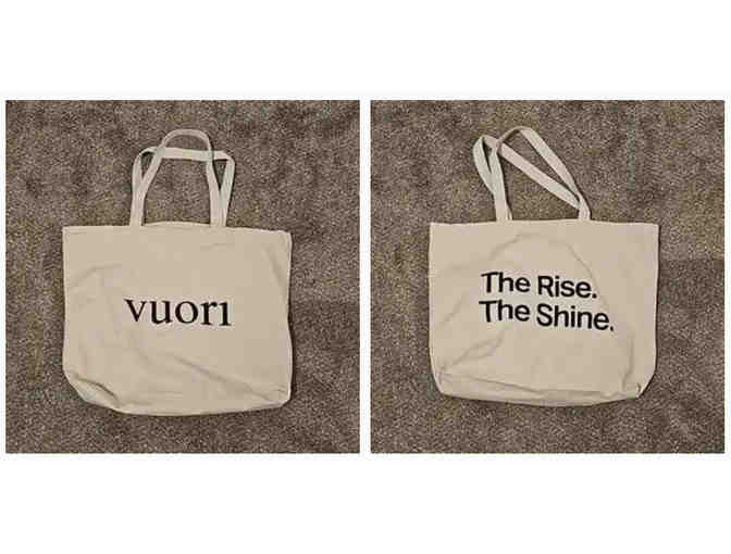 Vuori Energy Yoga Top + Gift Bag