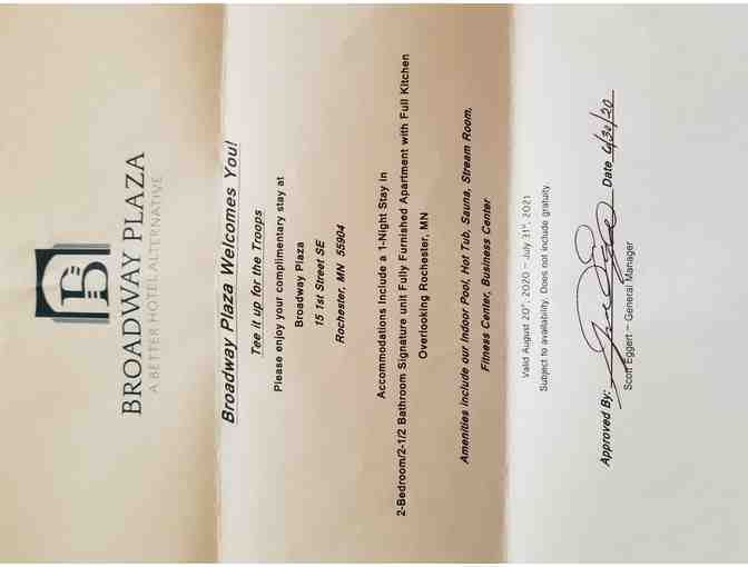 Broadway Plaza - One Night Stay 2 bedroom/2.5 bath apartment w/ full kitchen