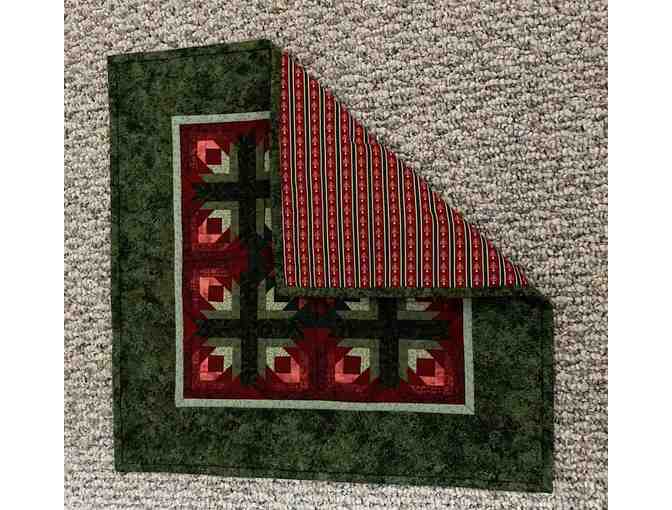 Quilted Table Mat in Christmas Colors