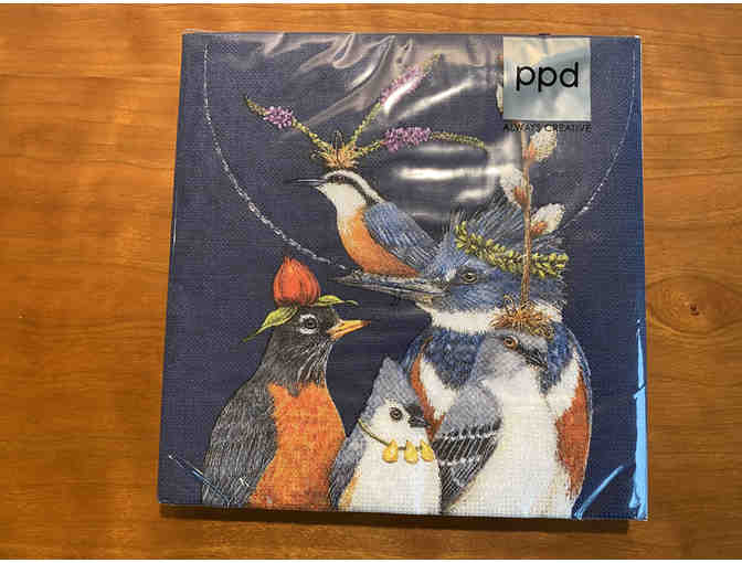 Napkins decorated with Beautiful Wildlife Scenes