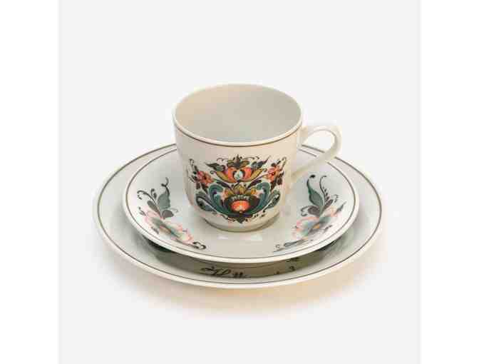 Set of 6 Porsgrund Porcelain China Cups, saucers and Dessert Plates