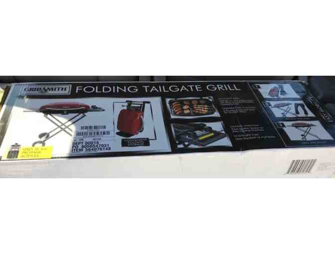 Folding Tailgate Grill by Grillsmith