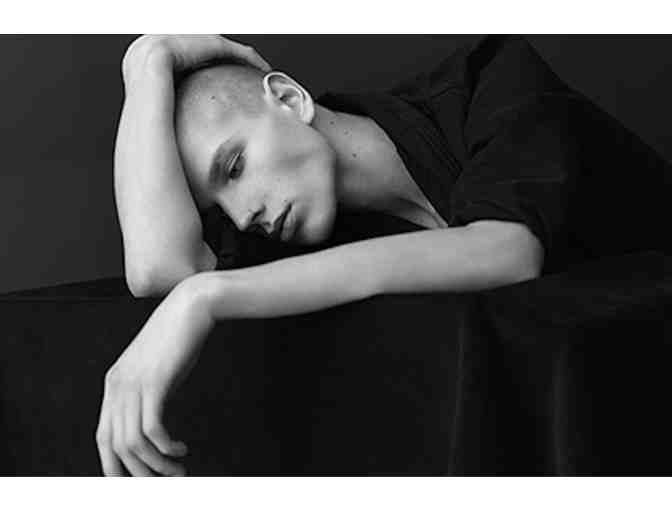 A photographic portrait by Photographer Ellinor Stigle