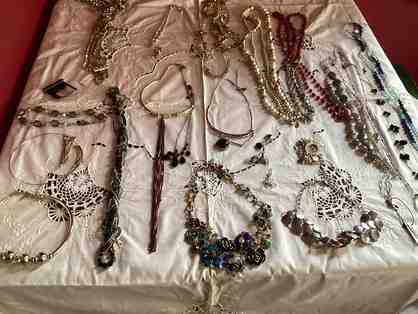 WHITE HOUSE BLACK MARKET JEWELRY