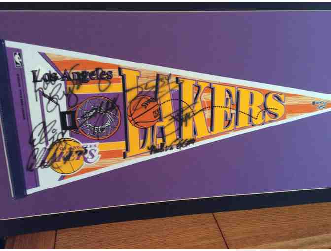 Kobe Bryant Signature - Los Angeles Lakers - Autographed Pennant - Photo 1