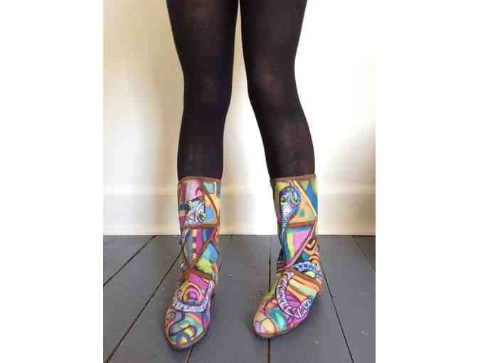 Hand-Painted Vintage Soletech White Snake boots, Size 7.5