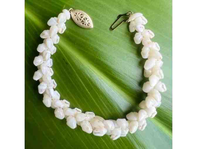 Exquisite Momi Shell Bracelet, Remember Kauai