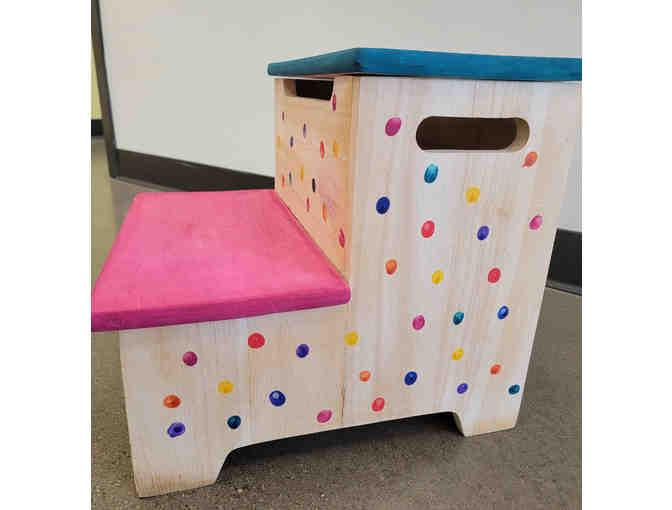 Classroom Project: Annie Borge & Liliana Garcia's Bathroom Set