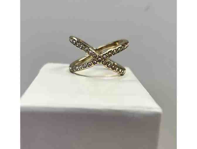 Premier Designs Gold Criss Cross Ring - Photo 1