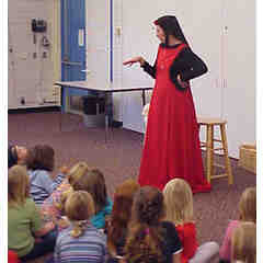 Barbara Schutzgruber, storyteller and weaver