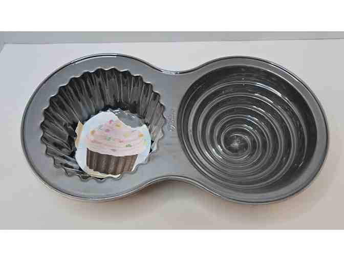 Wilton Giant Cupcake Baking Non-Stick Pan - Photo 2