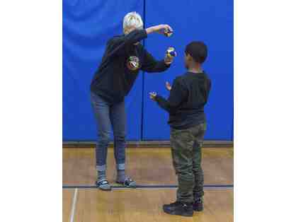 Juggling Lesson with Stephanie Monseu