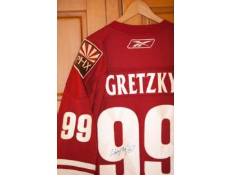 Wayne Gretzky Signed Jersey