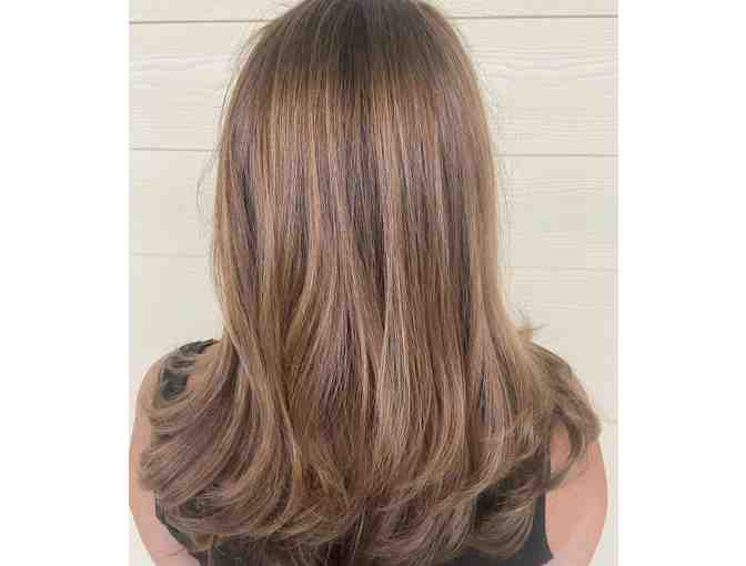 Hair Hive Salon & Dry Bar