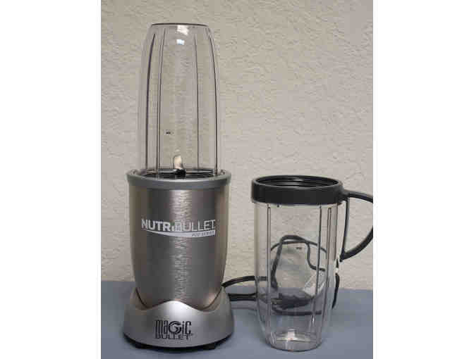 Nutribullet Pro Deluxe Edition Smoothie/Juice/Blender NB9-1301- READ DESCRIPTION