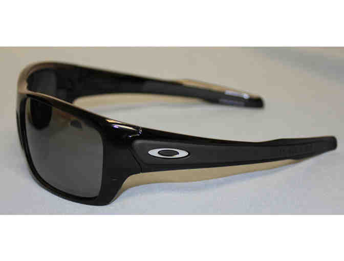 Oakley Black Turbine Polarized Sunglasses + Oakley Hardside Case
