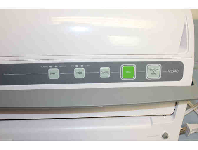 FoodSaver V3240 Vacuum Sealing System