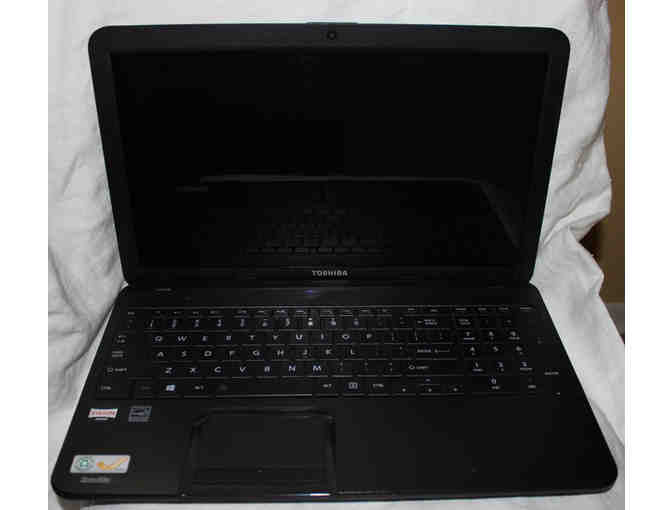 Toshiba Satellite C855D-S5103 15.6' Laptop + Charger