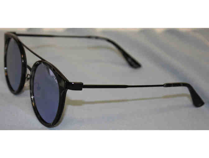 Quay Australia 'Kandy Gram' Modern Aviator Style Sunglasses