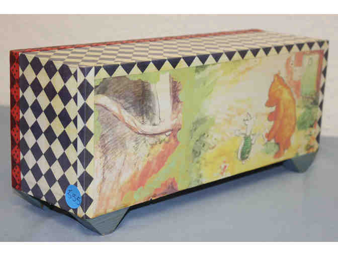 Winnie the Pooh Mini Chest - NEW