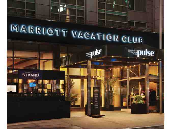 Holiday Season Getaway to New York City - LIVE AUCTION