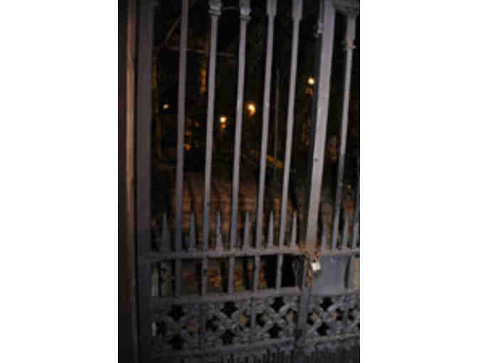 Ghosts of New York Walking Tour: 5 Tickets