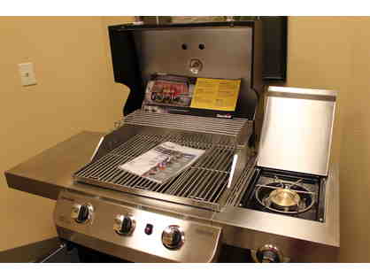 Char-Broil Signature 3 Burner Gas Grill