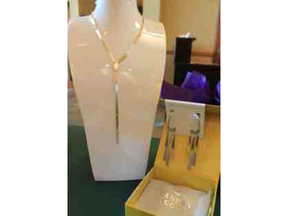 Necklace and Earring Set In Gold