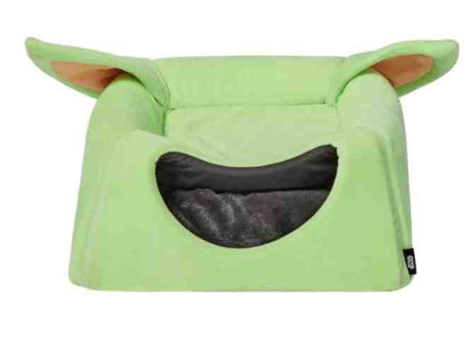 Star Wars: The Mandalorian Grogu Covered Cat and Dog Bed