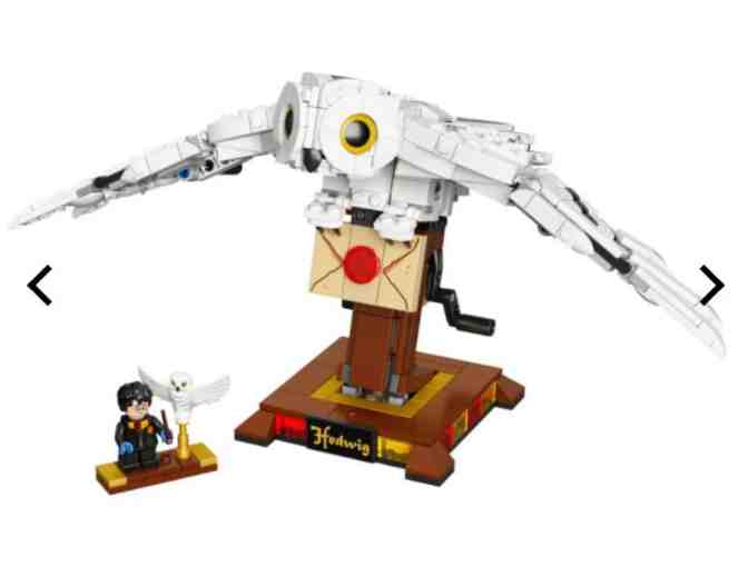 Lego Harry Potter: Hedwig Display Model with Moving Wings (#75979)