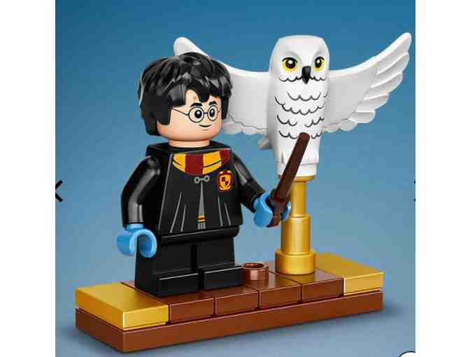 Lego Harry Potter: Hedwig Display Model with Moving Wings (#75979)