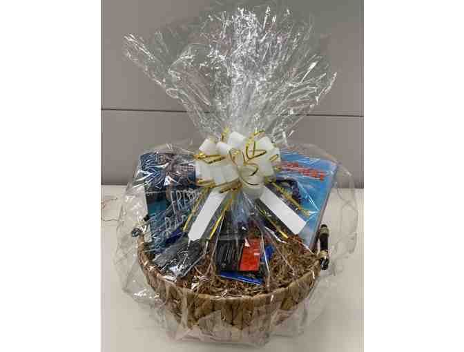 BookTok Bliss: The Ultimate Family Reads Basket!