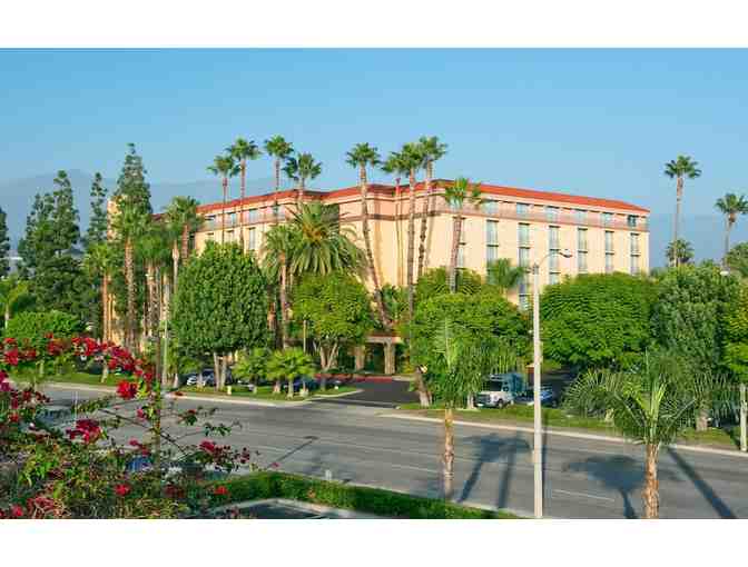 Fun in Arcadia Package!  Hotel, Dinner & Horse Races