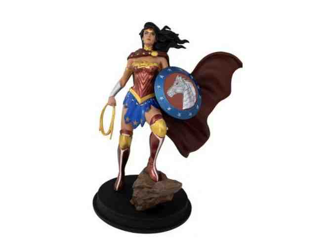 Wonder Woman DC Heroes Collectible Staute