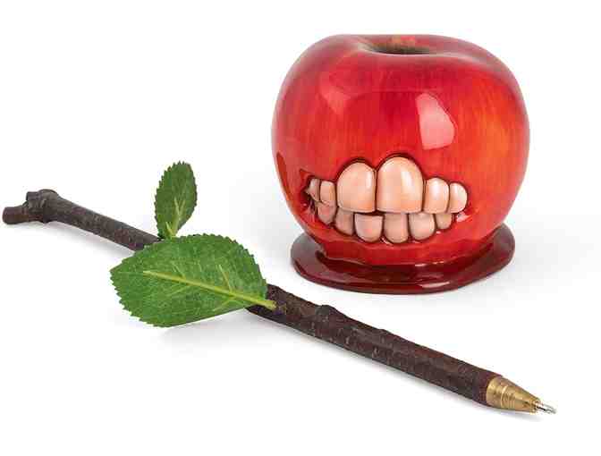 The Noble Collection Fantastic Beasts Carnival Apple Pen