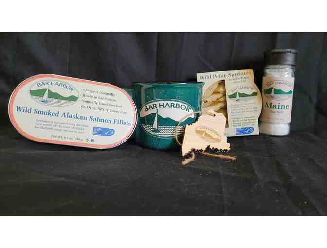 Bar Harbor Foods Holiday Gift Basket with Salmon, Clam Chowder, Lobster Bisque, and More
