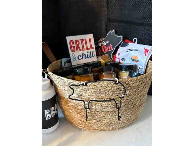 Smokin' Bro's BBQ Basket - Photo 1