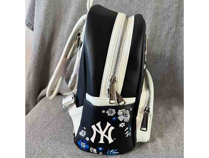 Loungefly Backpack - New York Yankees MLB (floral)