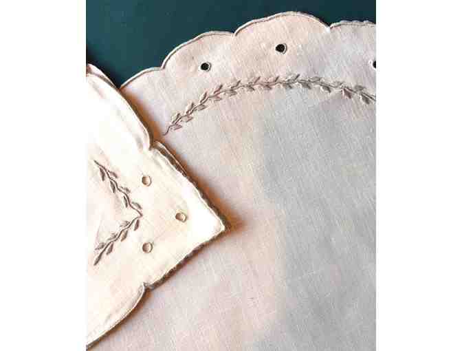 Linen placemats and napkin set