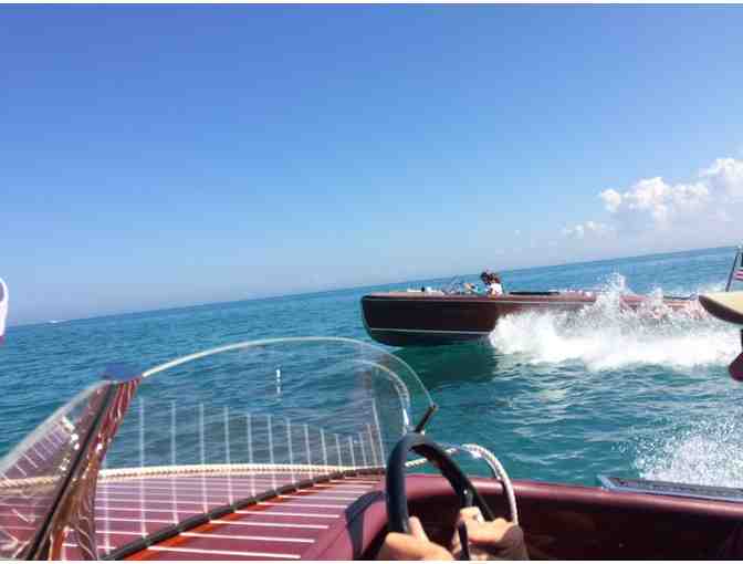 Speed Back in Time - Antique Classic Speedboat For 2