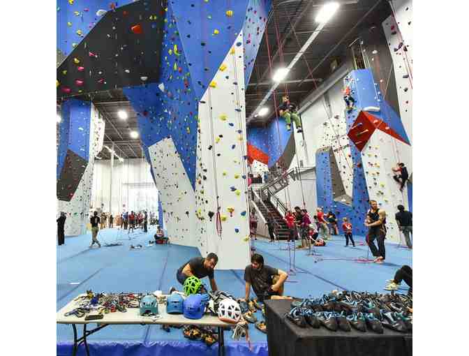 Gravity Vault One-Hour Climbing Experience for Two